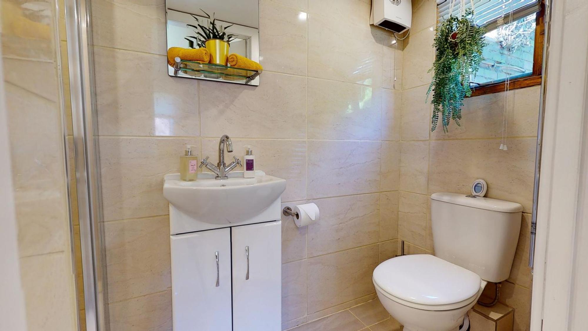 Cosy 1 Bed Garden Lodge Close To Nottingham City Centre - Free Parking & Wifi المظهر الخارجي الصورة